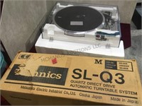Technics SL- Q3 turntable, quartz direct drive