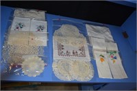 Vtg Crocheted Doilies, Napkins, and Table Cloths