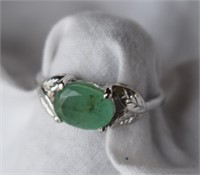 Sterling Silver Ring w/ Emerald  Sz 6