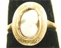 Ladies 10kt gold cameo ring