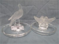 2 Lalique frosted bird pin trays