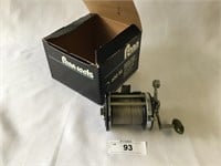 Vintage Penn 650SS Skirted Spool Spinning Reel w/B