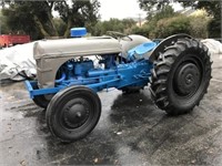 Ford 8n Tractor - 3 pt hyd. works well