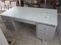 Metal Desk 60"x30"x31"