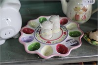 CERAMIC EGG PLATE WITH SHAKERS