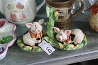 PIG SHAKERS WITH HOLDER