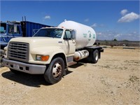 LL- 1995 FORD 700 LPG ANHYDROUSE TRUCK