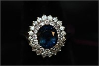 Ladies 18 kt whie gold Sapphire & diamond ring