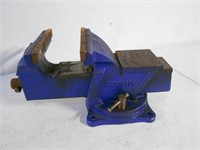 LARGE bench vice 6 inch