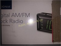 INSIGNIA DIGITAL CLOCK RADIO