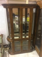 LIGHTED PULASKI FURNITURE DISPLAY CABINET