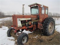 IH 806 Diesel Tractor