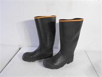 Like new men's rubber boots size 11