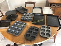 Assortment of good baking pans