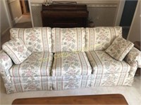 King Hickory 7’ Sofa... very nice condition