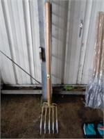 Wood Handle Pitch Forks (Qty 2)