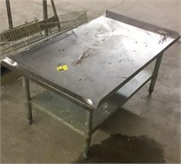 Short stainless steel table