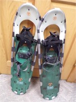 PAIR OF ECLIPSE TUBBS SNOWSHOES