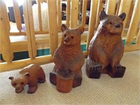WOODEN CARVED BEAR FAMILY