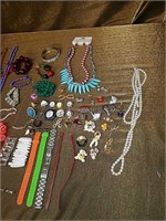 Large lot of vintage jewelry parts