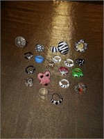 40 pieces of costume jewelry