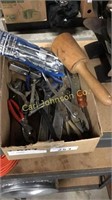 BOX OF MISC HANDTOOLS (WRENCHES, VISE GRIPS)