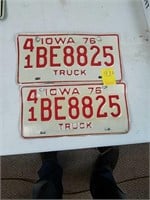2 1976 license plates