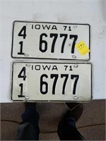 2 1971 license plates