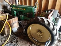 John Deere 40 tractor