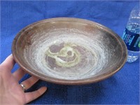 signed round 10in pottery bowl "brody 1972"