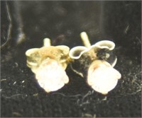 Lot #34 - Pair Ladies 14K yellow gold stud