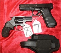 GLOCK 22 AUTO 40 2-MAGS, HOLSTER