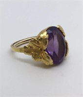 OVAL AMETHYST SET IN 18KT YELLOW GOLD RING