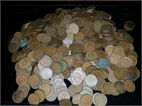 Over 500 old Canadian pennies