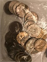 24 $1 AND 1/2 DOLLAR COINS SOME SILVER 13.00 FACE