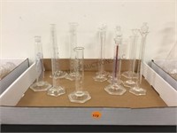 GROUP OF GLASS MEASURING BEAKERS