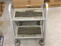 METAL ROLLING STEP STOOL