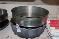 BAKING PANS - BUNDT PAN