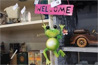 METAL FROG WELCOME SIGN