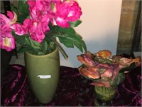 Decorative items; fruit bowl, two flowers in vase
