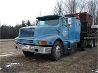 1988 IH 8300 Tri-Axle Tilt & Load Truck