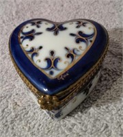 Limoges France Peint Main Blue Heart Trinket Box