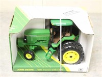 John Deere 7800 Row Crop Toy Tractor w/Duals