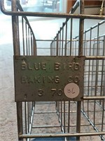 Bluebird Baking Company pie holder