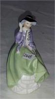 ROYAL DOULTON FIGURINE "TOP O' THE HILL" 4" 1937