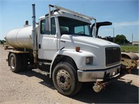 2000 FREIGHTLINER FL70 WATER TRUCK