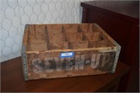 Vtg Wooden 7UP Crate