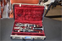 Vtg Clarinet w/ Bundy Case