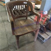 Wood captain chair