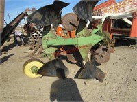 John Deere 835 2 Bottom with Cutters